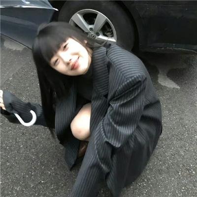 实力派歌手被曝深夜共进晚餐，一个月豪宅门口画面流出