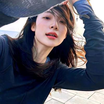 时装周T台实拍：超模之女隐私外泄，品牌方解约